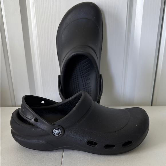 CROCS Black Flats & LoafersCROCS BISTRO BLACK WORK CLOGS (sz W - 10 or M - 8) - Picture 1 of 6